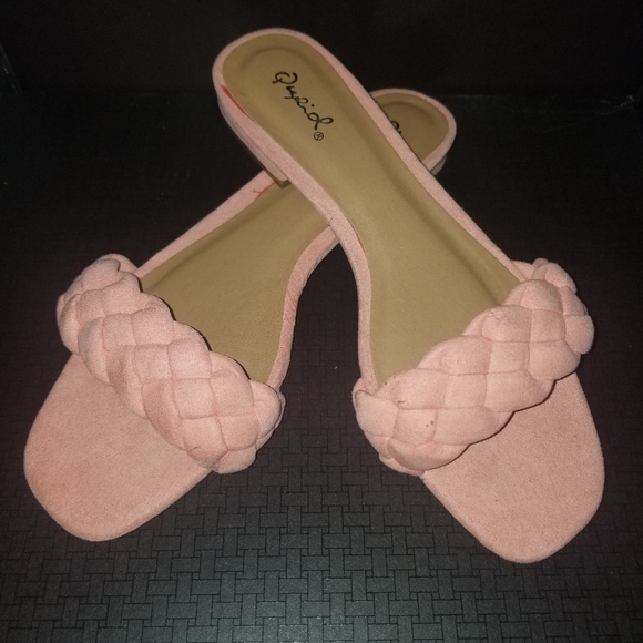 Peach summer slides - Picture 2 of 4